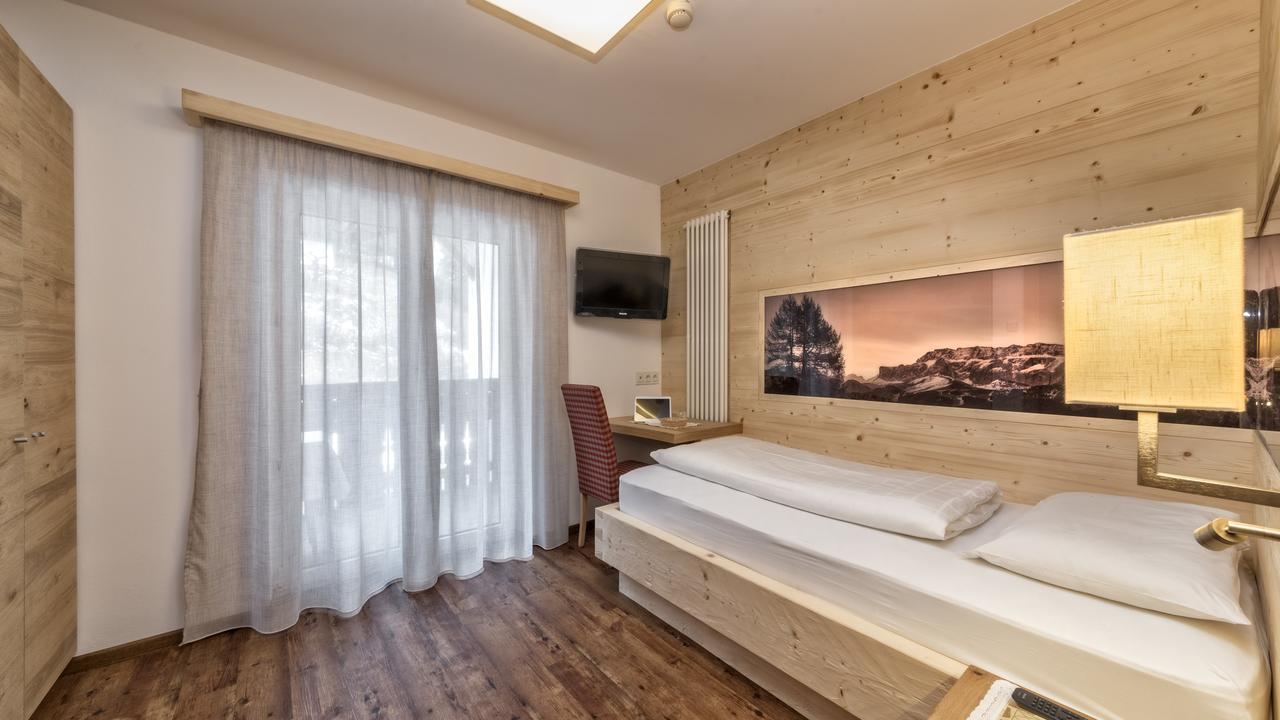 Hotel Interski Santa Cristina Val Gardena Экстерьер фото